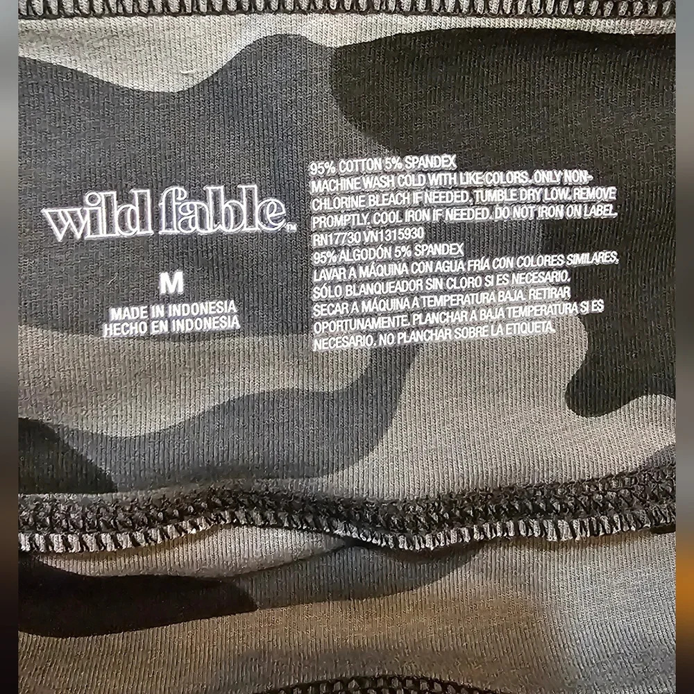 Wild Fable - Gray and Black Camo High-Rise Legging NWT - Picture 4 of 4